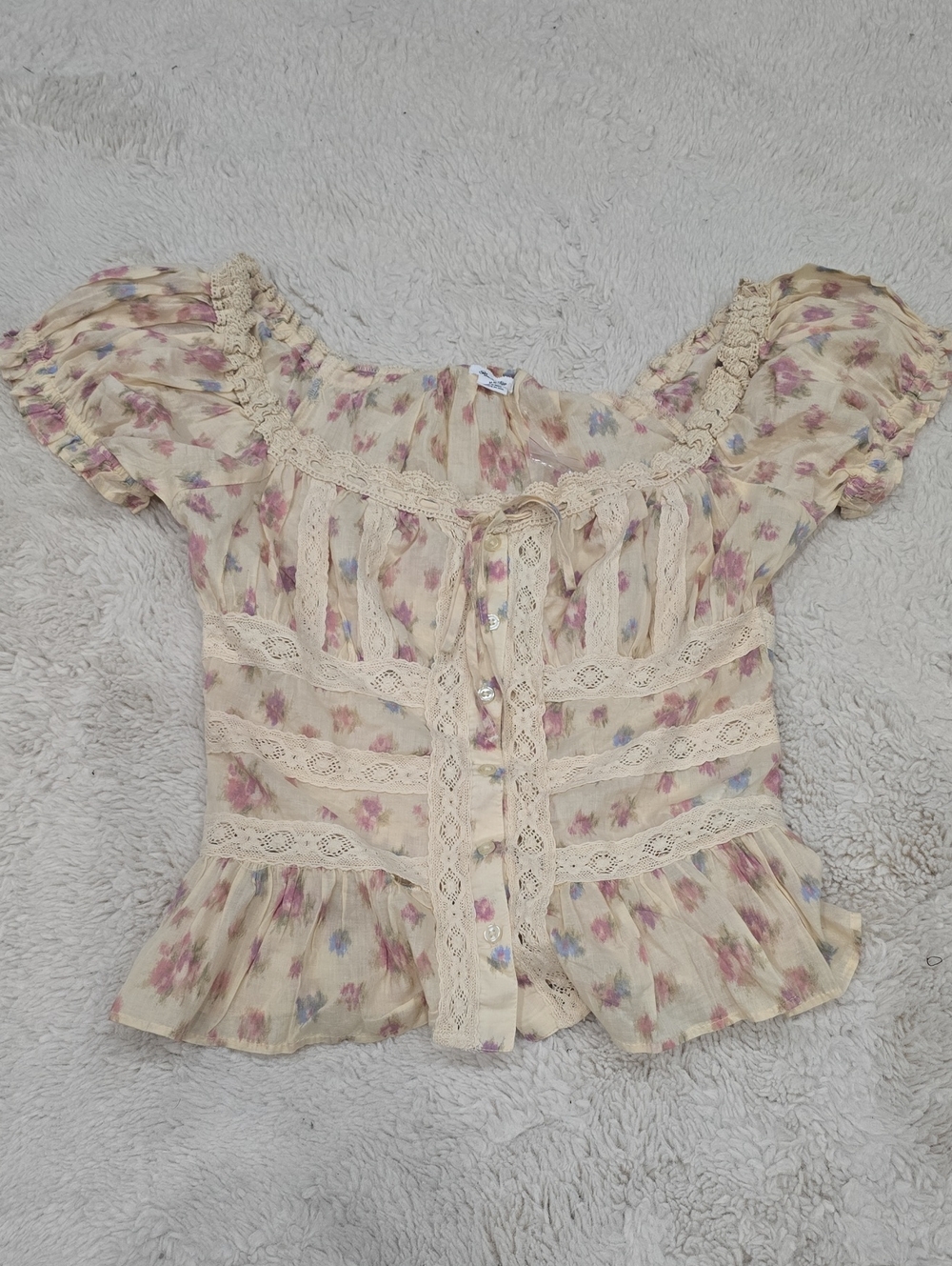 Kimchi Blue Cream Floral Lace-Trim Puff Sleeve Blouse